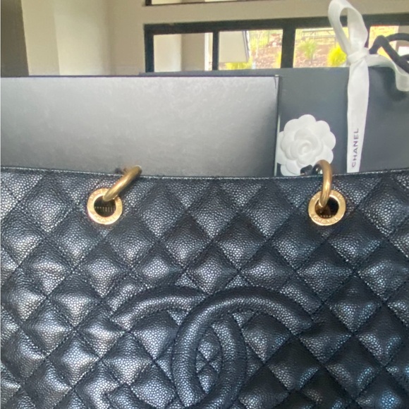 Authentic Chanel Bag. - Picture 13 of 15